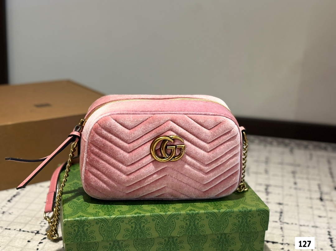GUCCI velvet camera bag