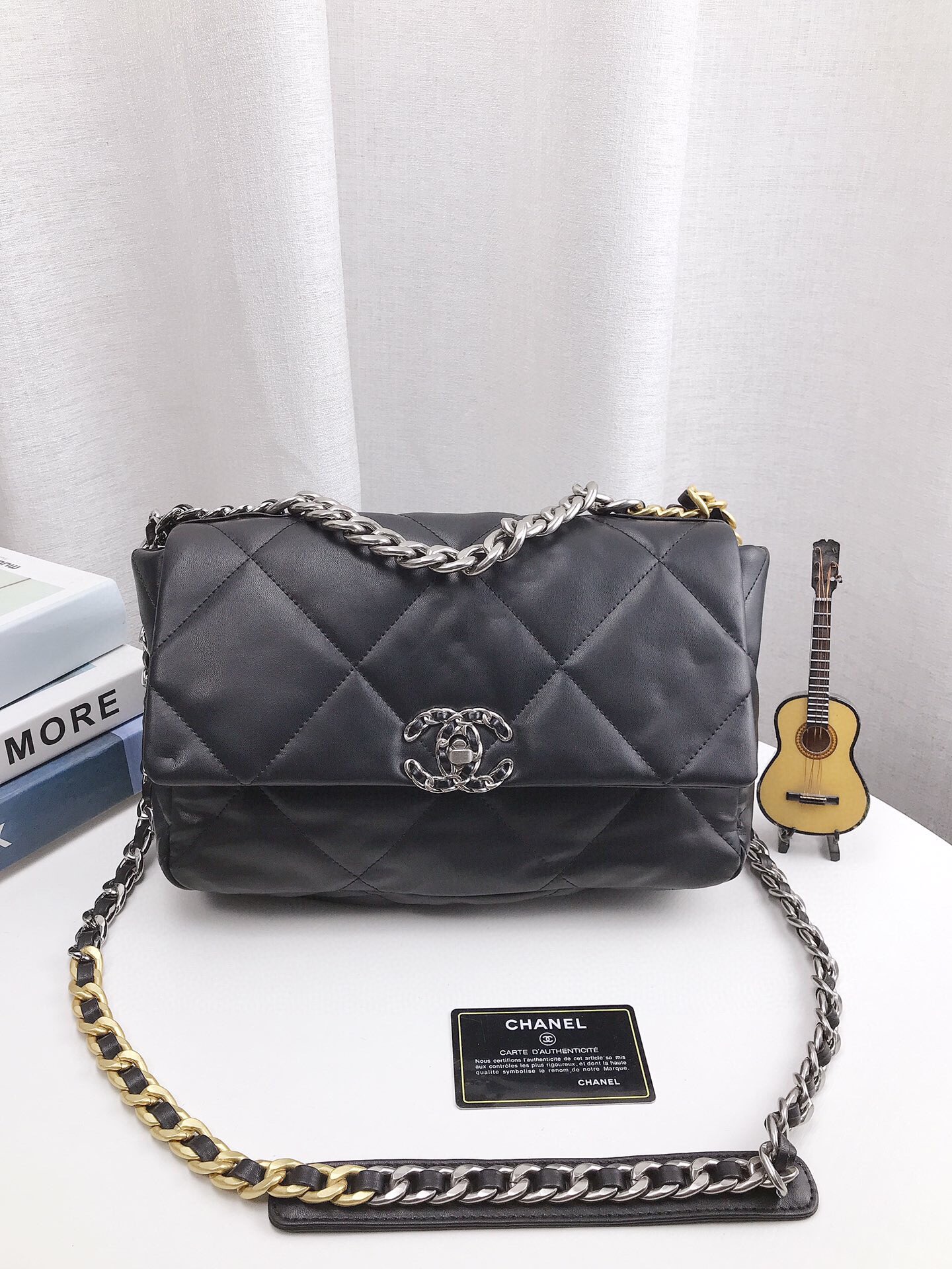 Chanel19 chain crossbody bag 30cm
