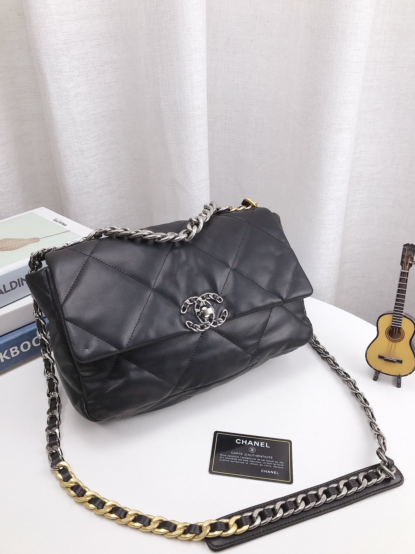 Chanel19 chain crossbody bag 30cm