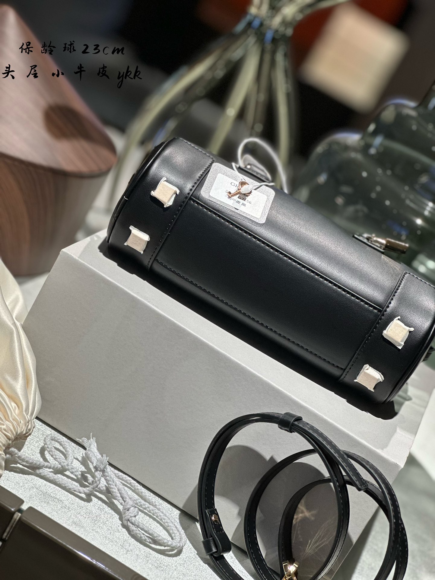 LOEWE Amazona bowling bag