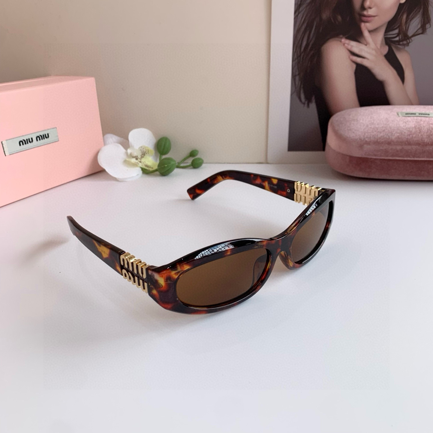 MIUMIU LOGO sunglasses