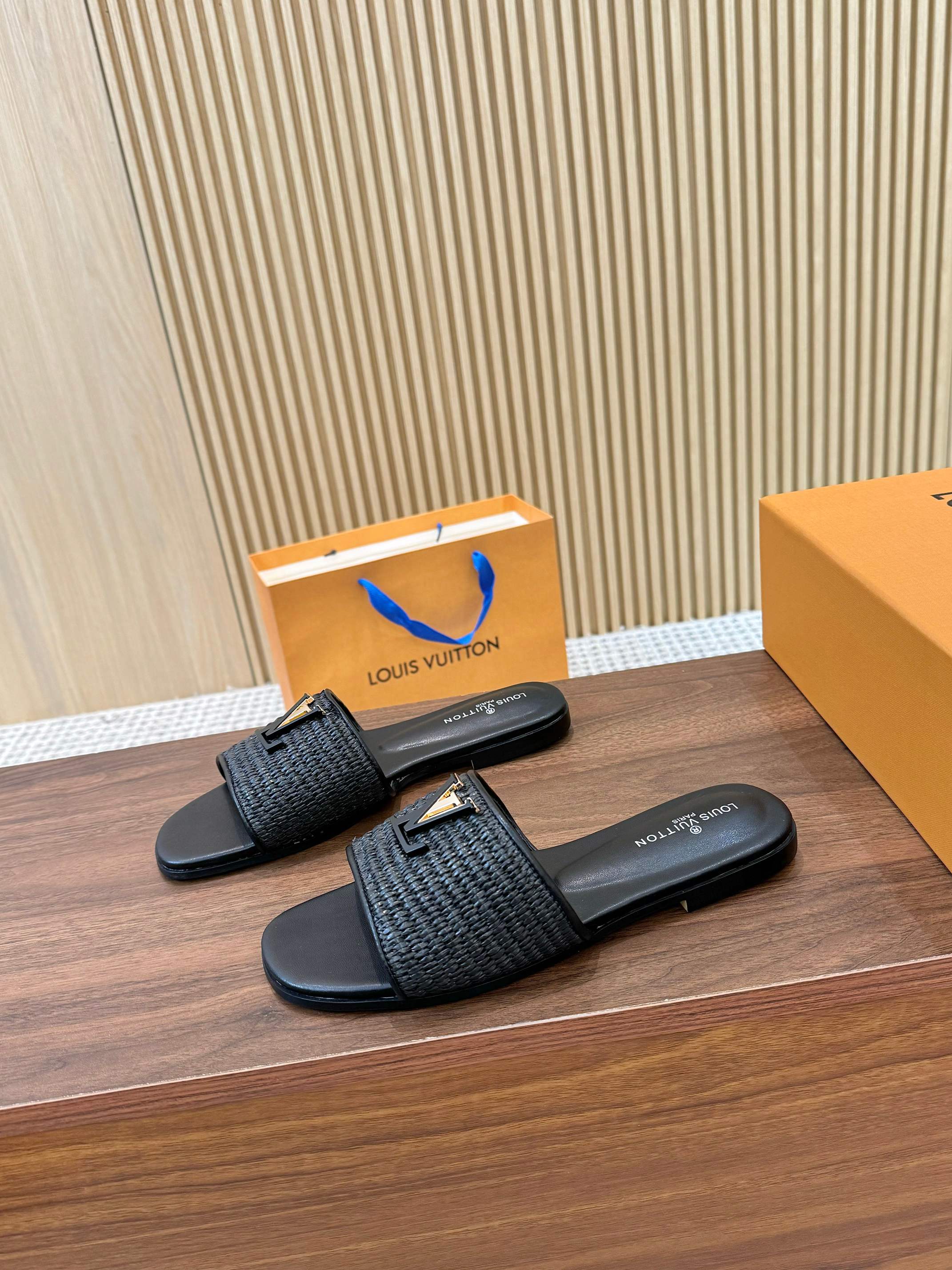 LV Knitted flat-bottomed women's slippers Sandals