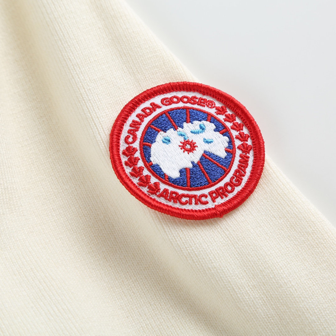 Canada Goose Women's Wide Seamed Knit Jacket