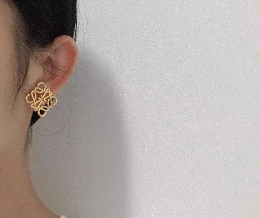 LOEWE golden earrings