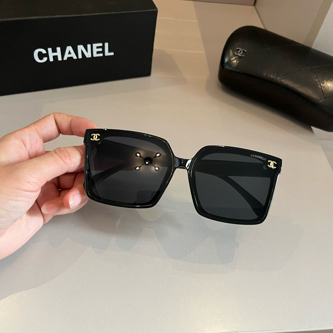 Chanel large-frame sunglasses