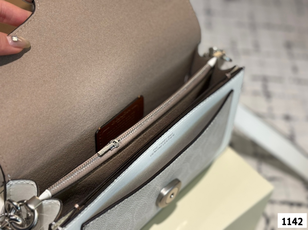 Coach TABBY 26 underarm crossbody bag