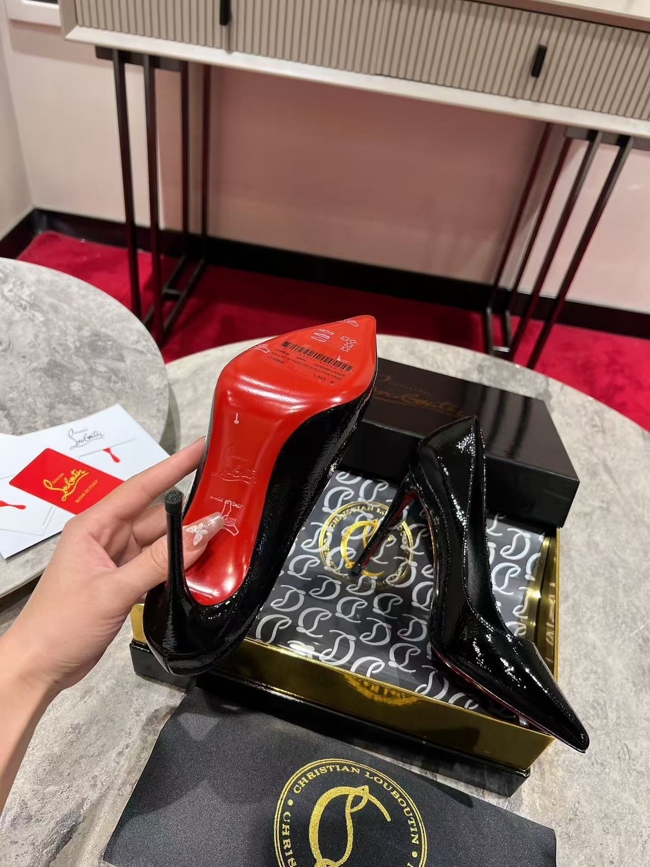 CL Red-soled high heels