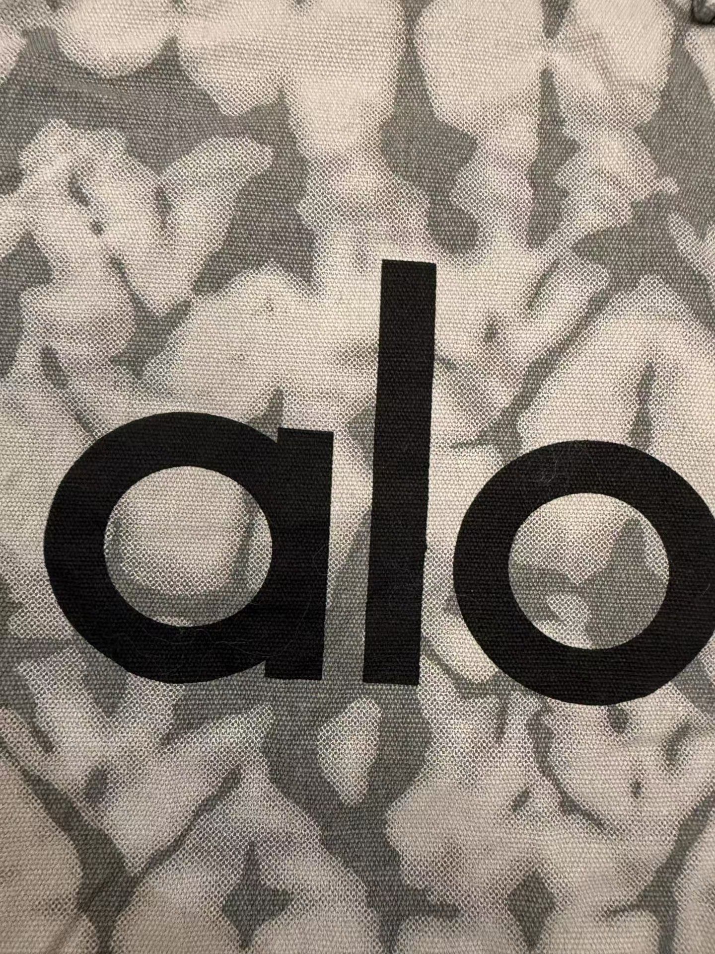 Alo shoulder handbag