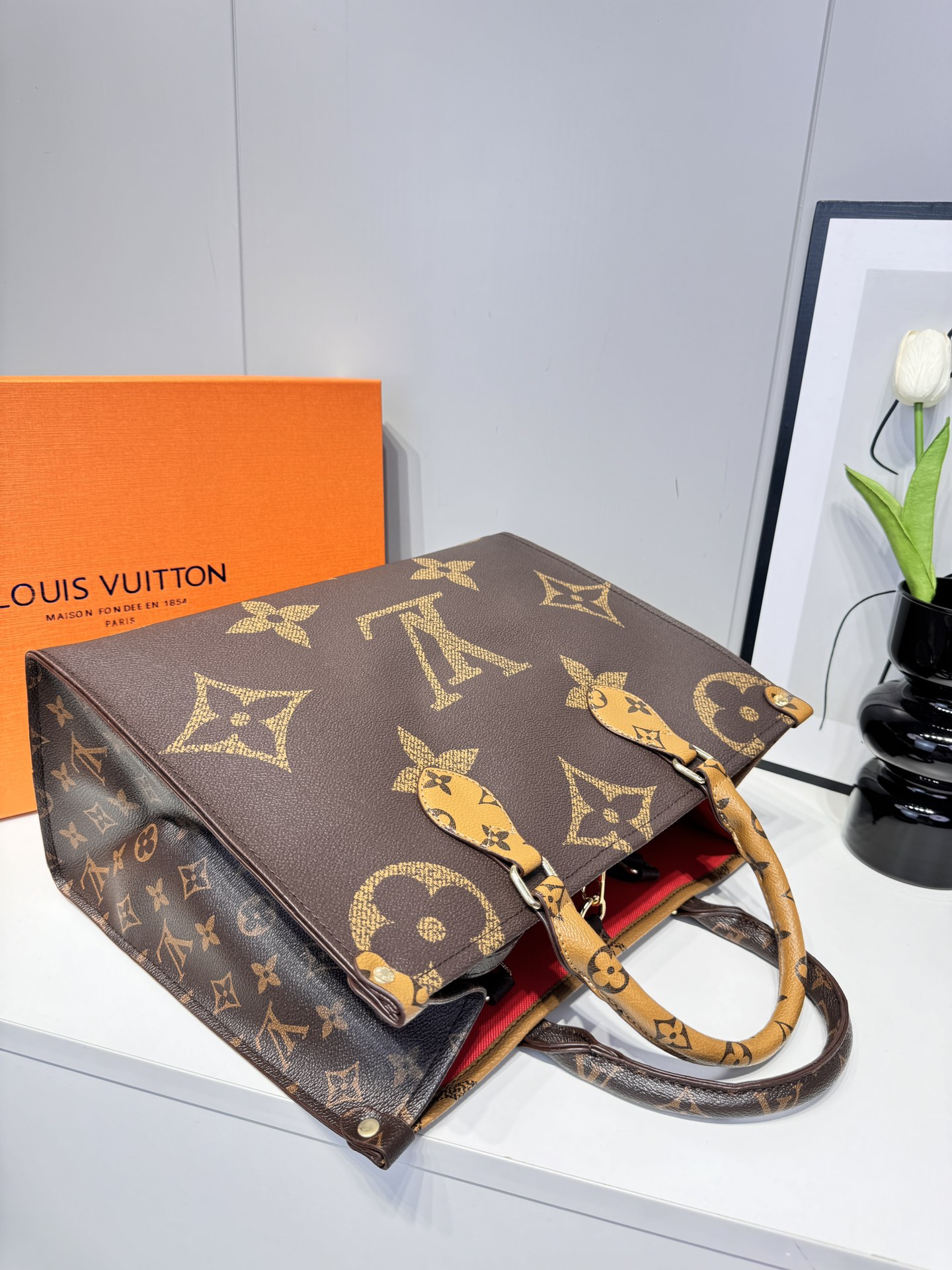 LV onthego tote bag of 8A quality