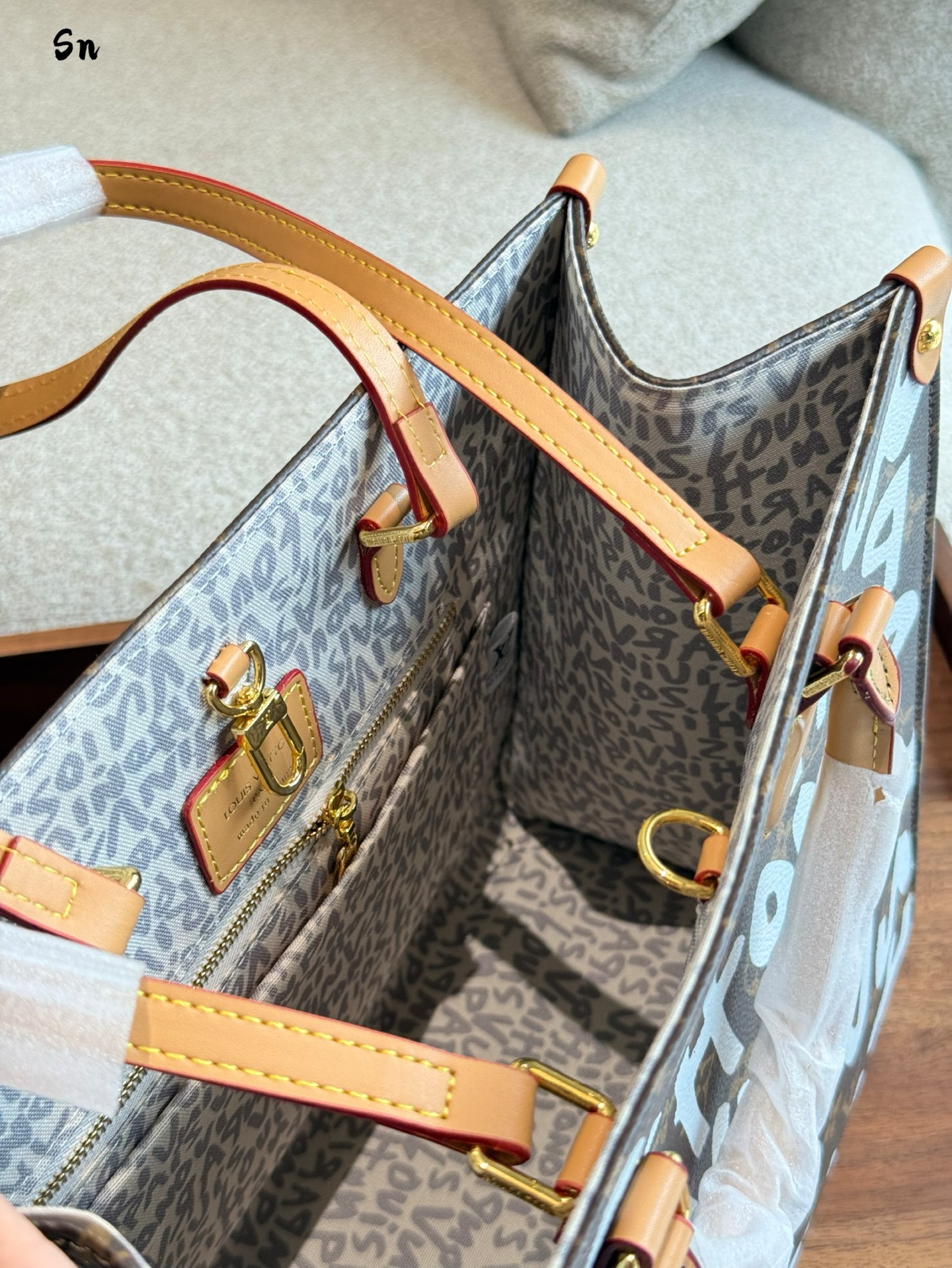 LV tote handbag Jungle Bag with Doodle Letters Bag