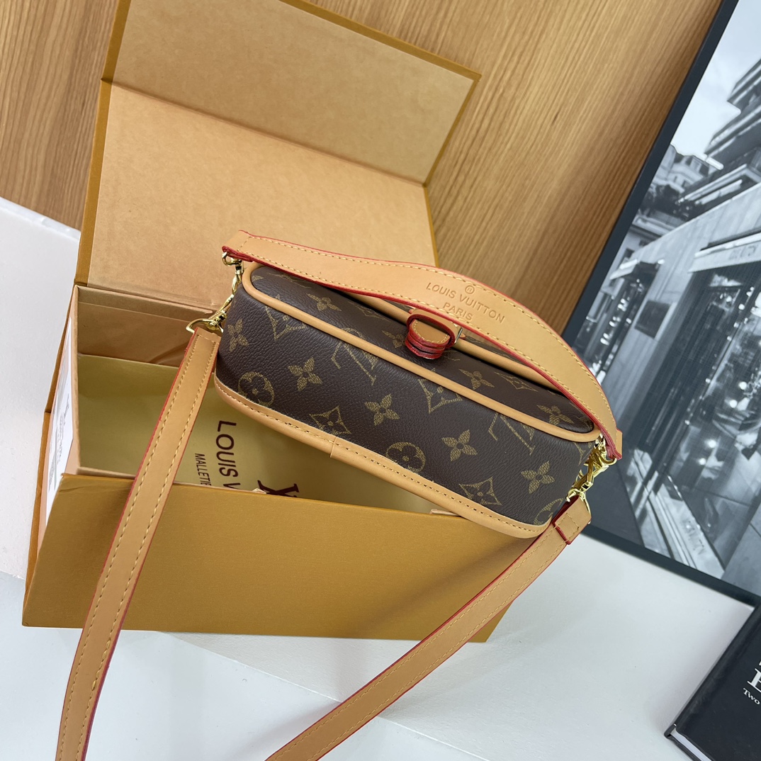 LV crossbody bag 8A quality