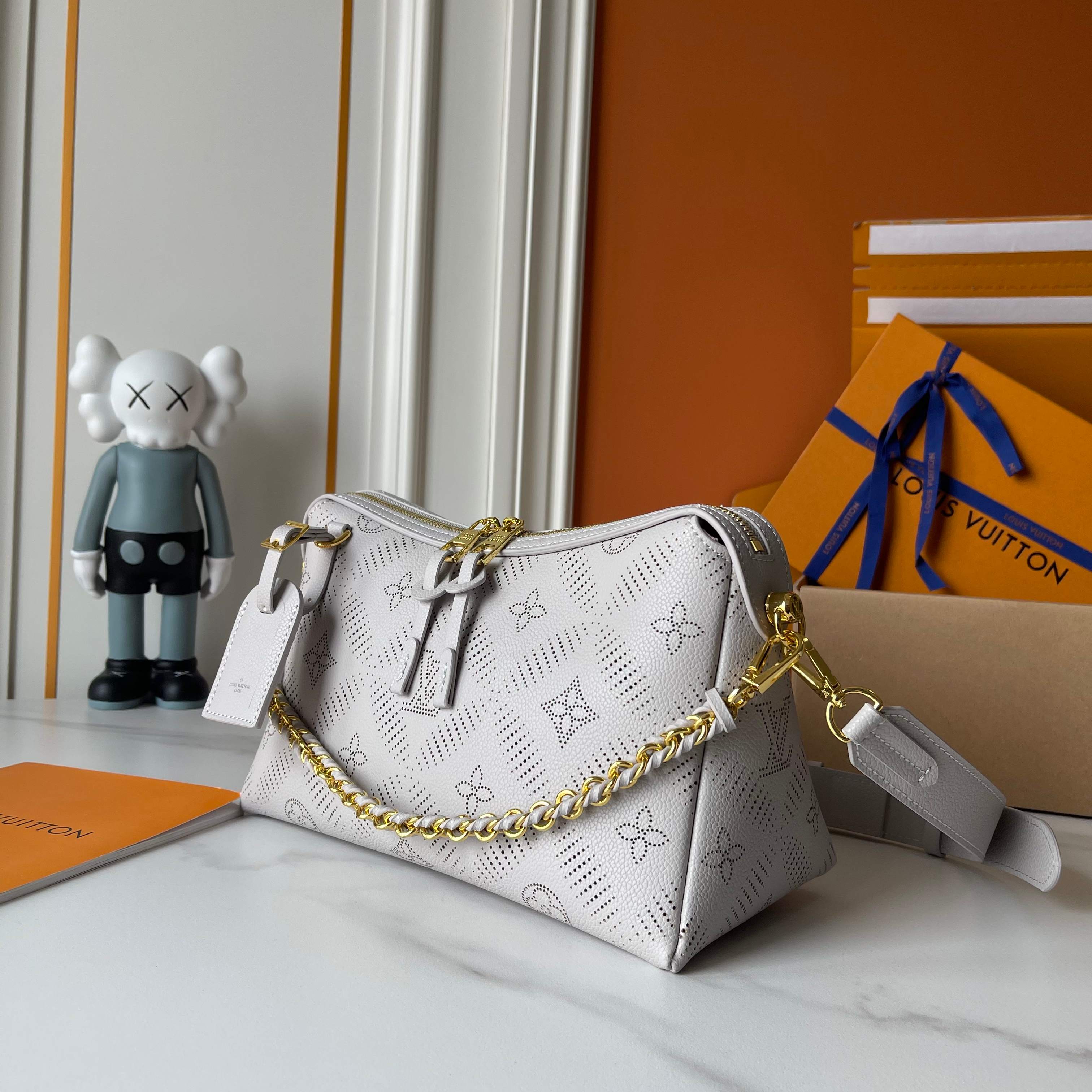 LV Mahina Hand It All chain shoulder bag