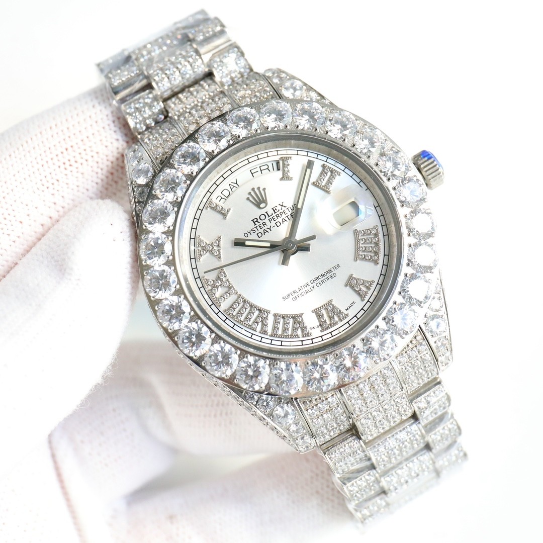 SJ NK1 Star-shaped watch with diamonds