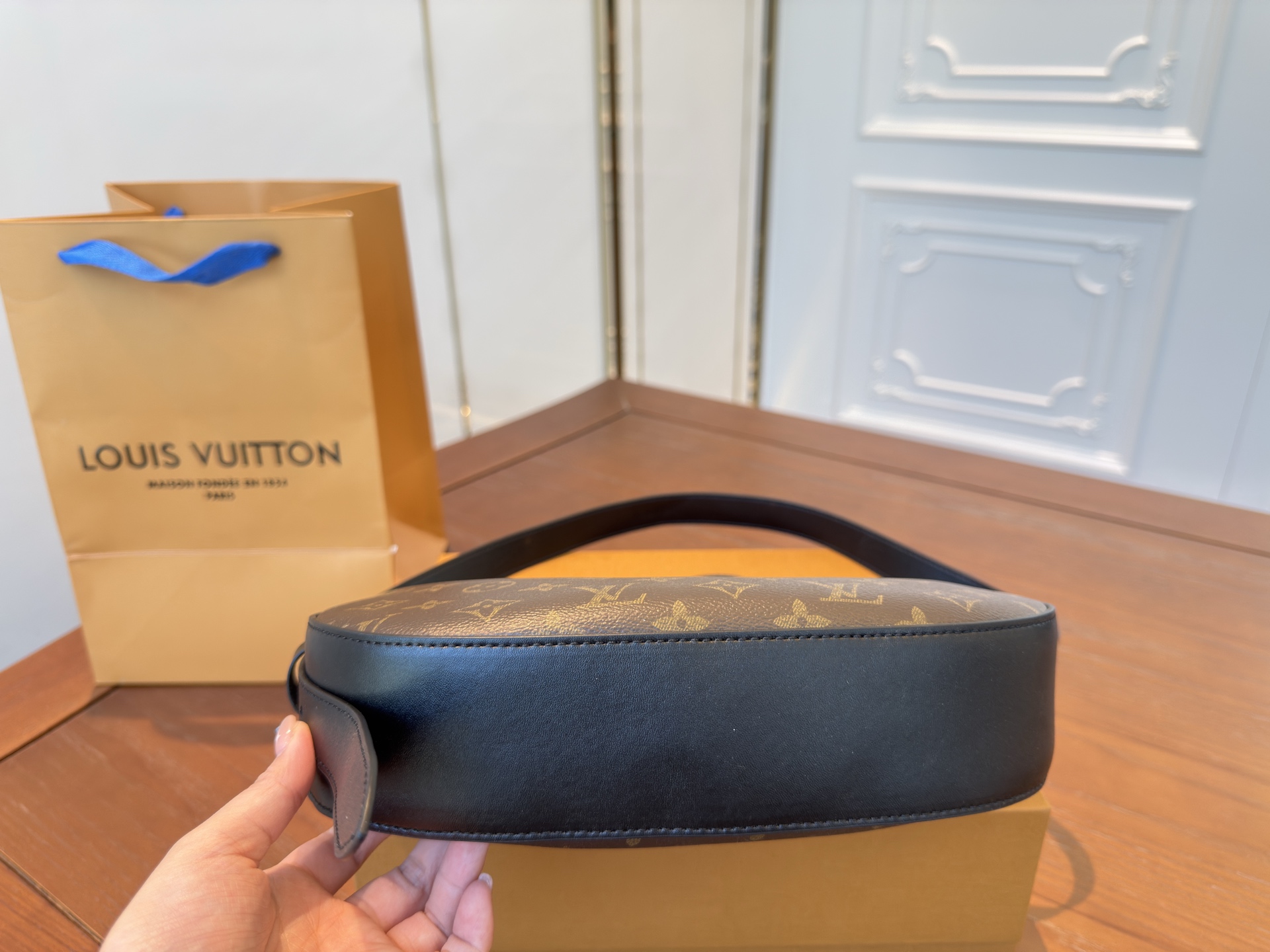 LV 25 New Cookie Biscuit Bag