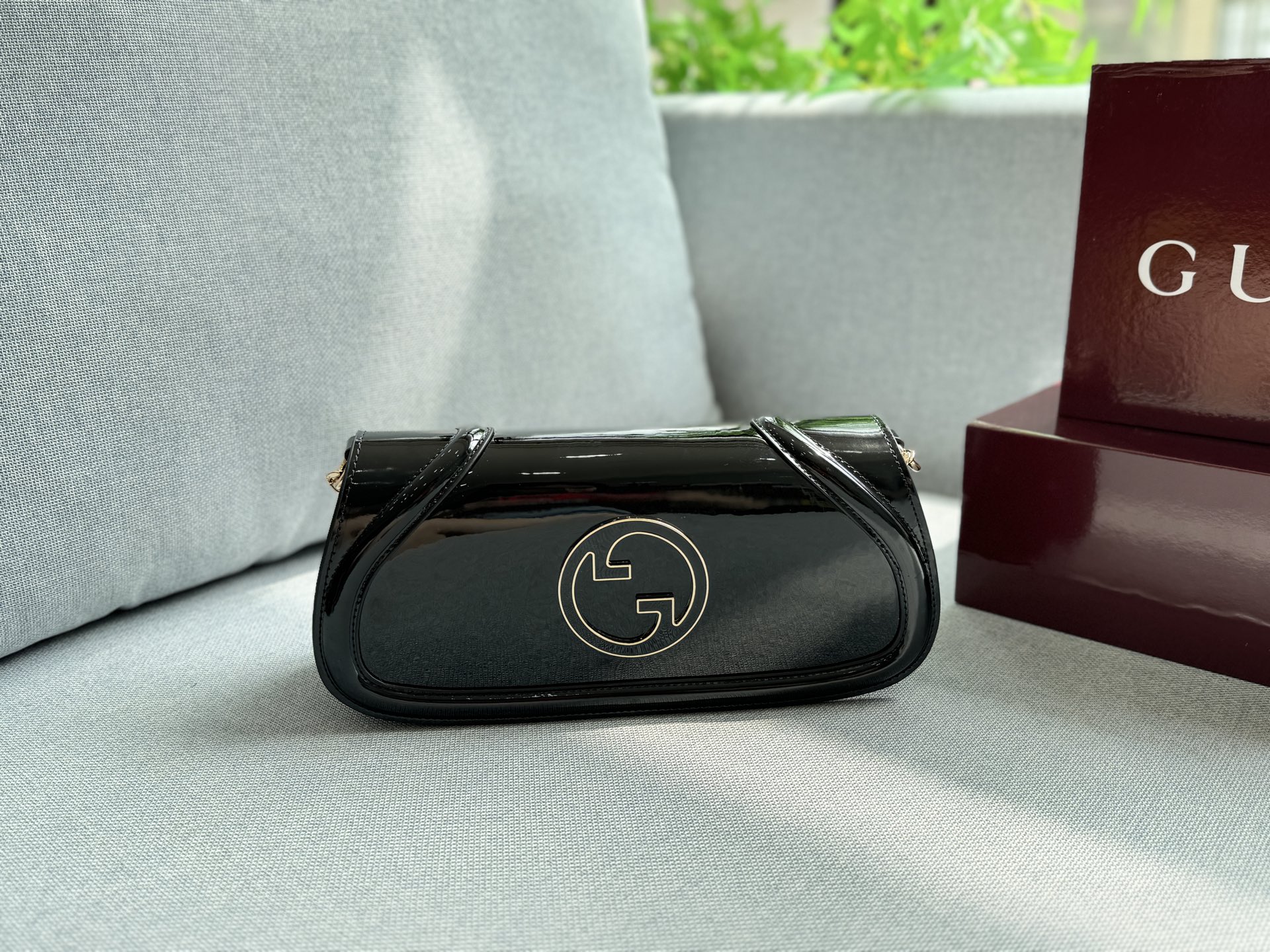 Gucci Blondie enamel chain bag