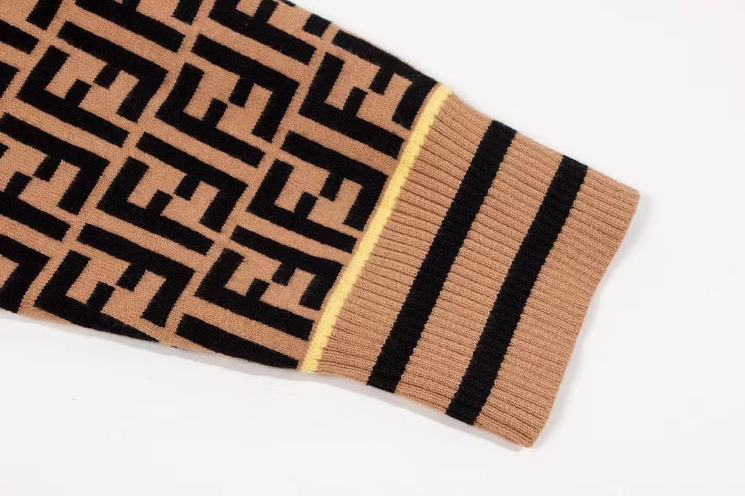 FENDI FW Crew Neck Long-Sleeved Knit Sweater