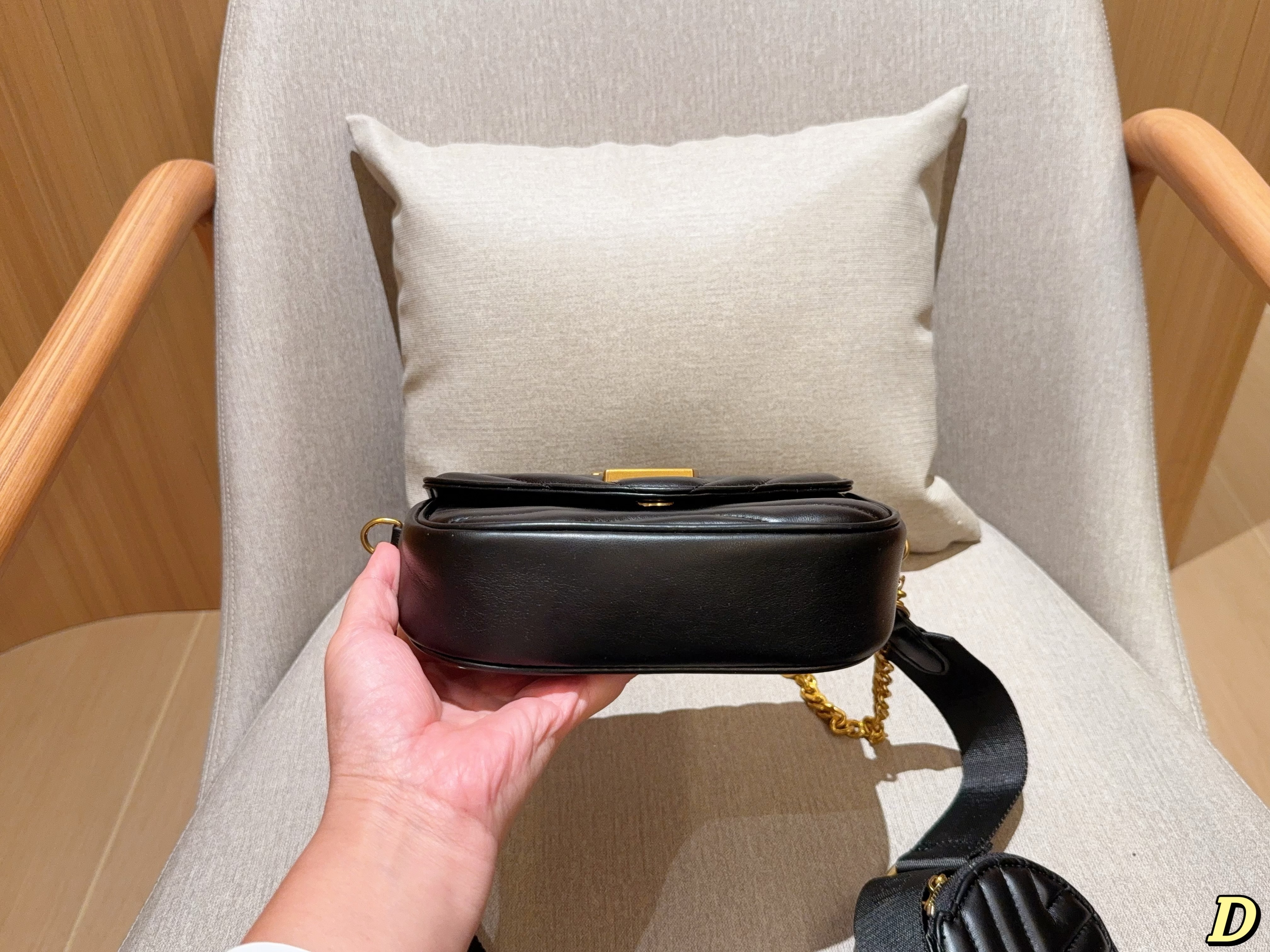 LV / Louis Vuitton NEW WAVE single shoulder crossbody bag