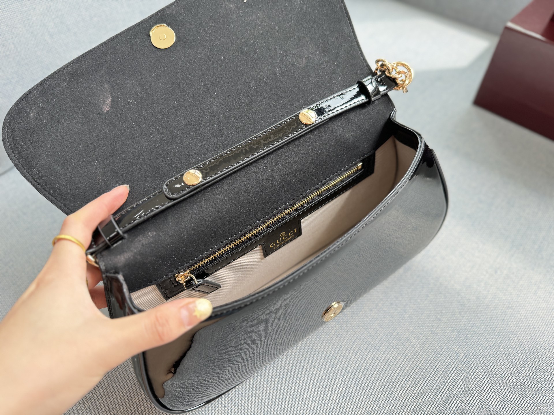 Gucci Blondie enamel chain bag