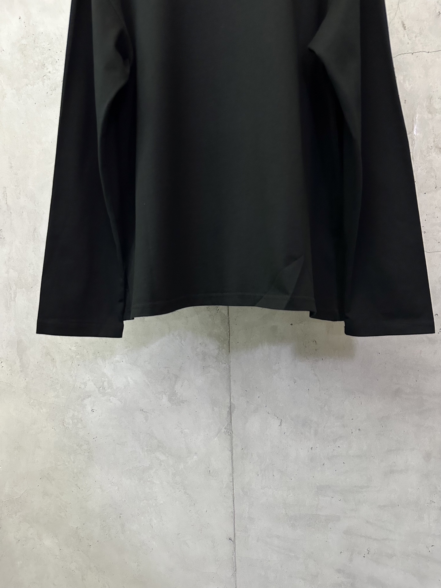 Prada 25ss Crew Neck Long Sleeve T-Shirt (Unisex)