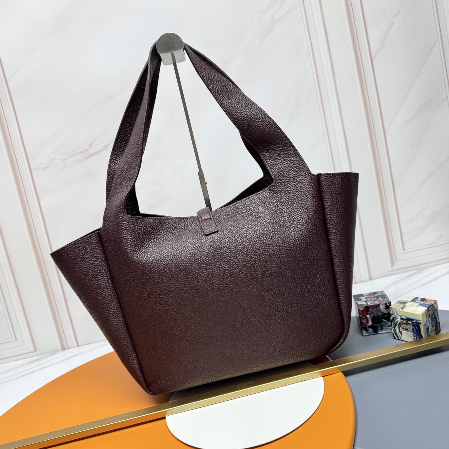 Top version YSL Bea hobo handbag