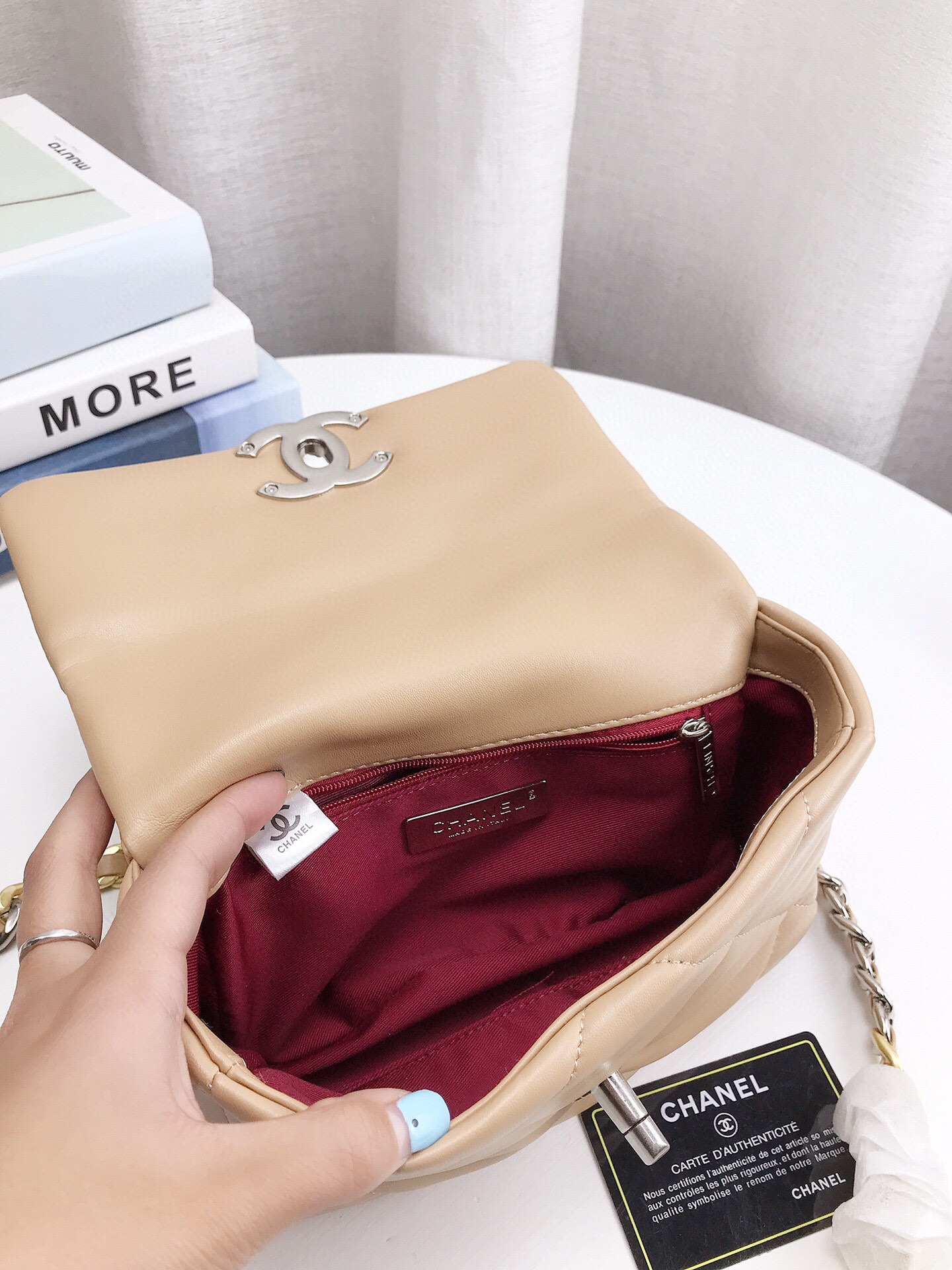 Chanel19 chain crossbody bag 20cm