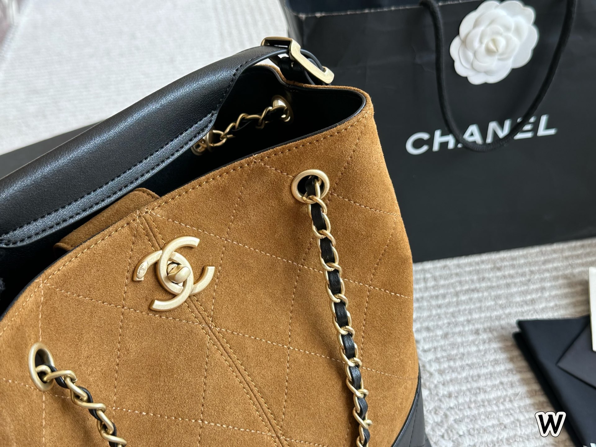 Chanel chain crossbody handbag
