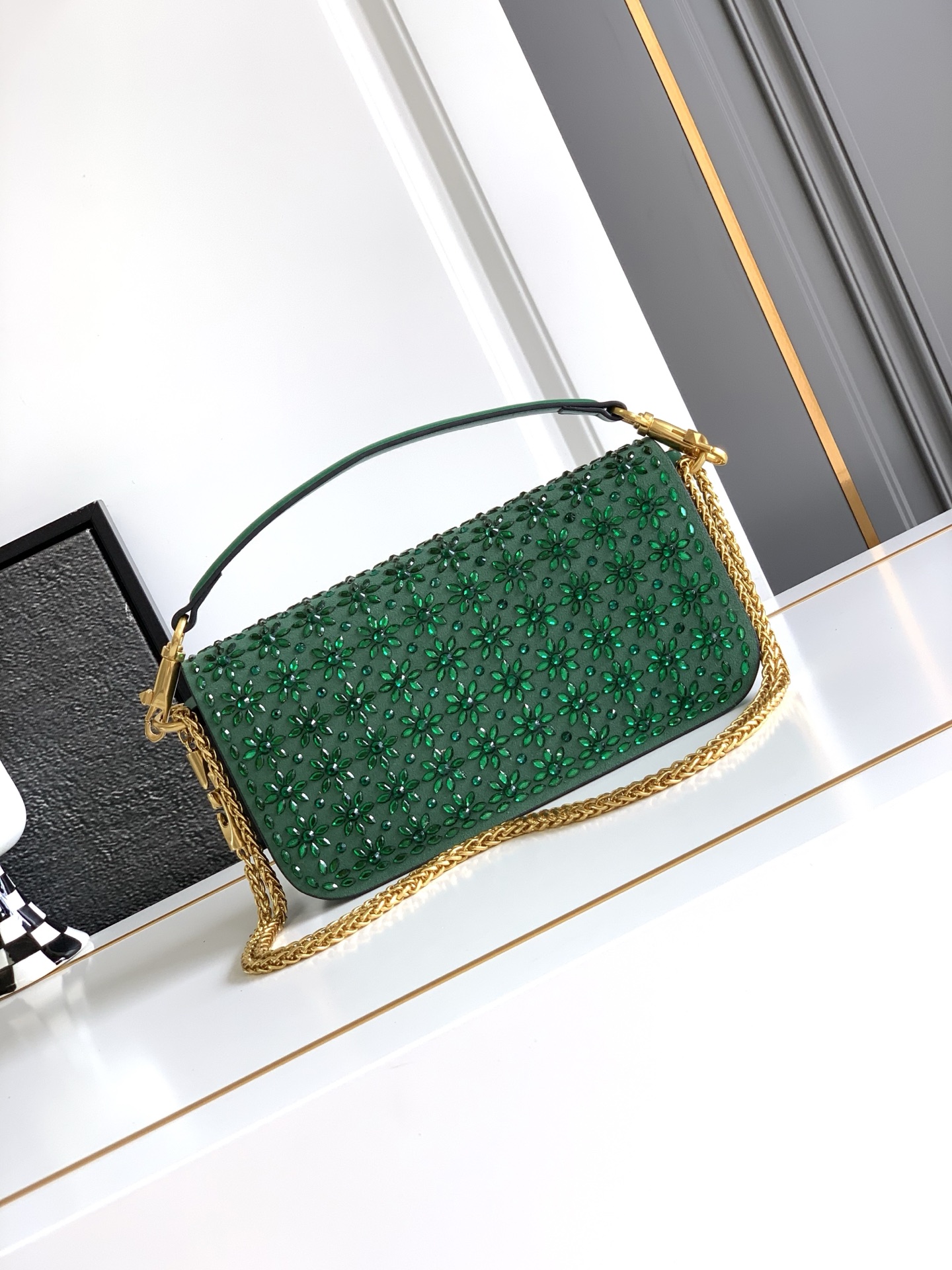 VALENTINO GARAVANI Loco VLOGOSIGNATURE chain bag