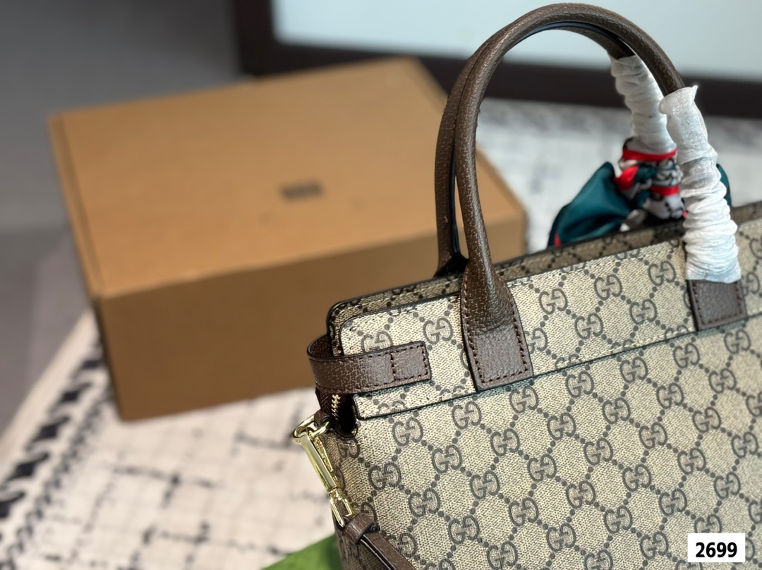 Gucci tote bag