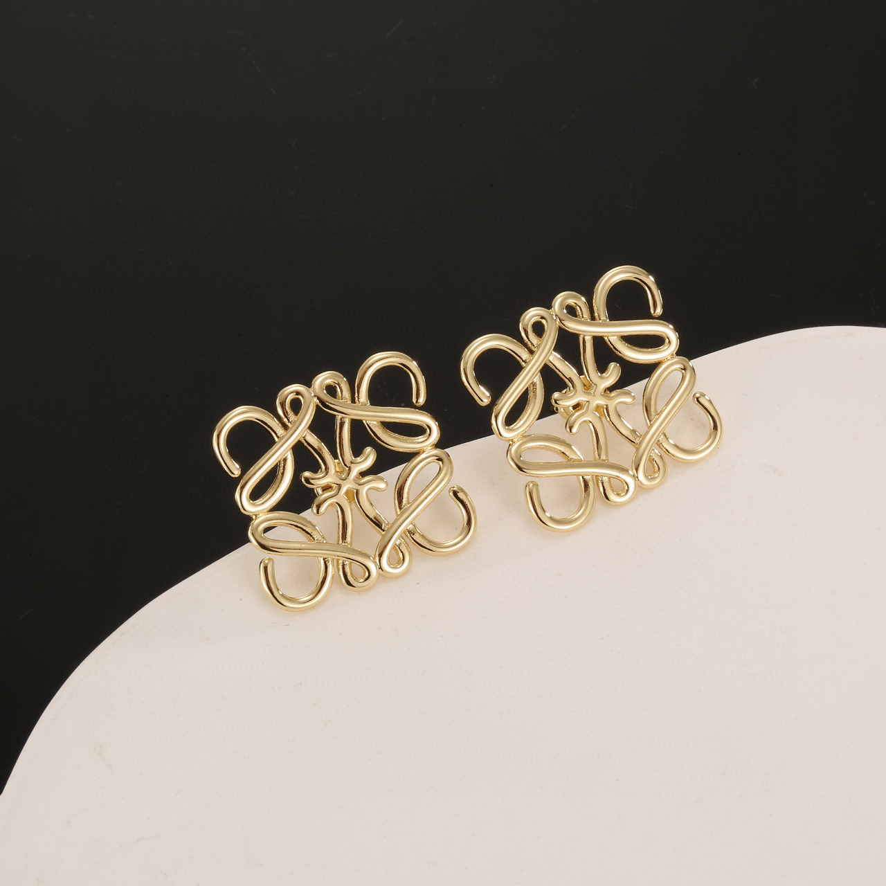 LOEWE golden earrings