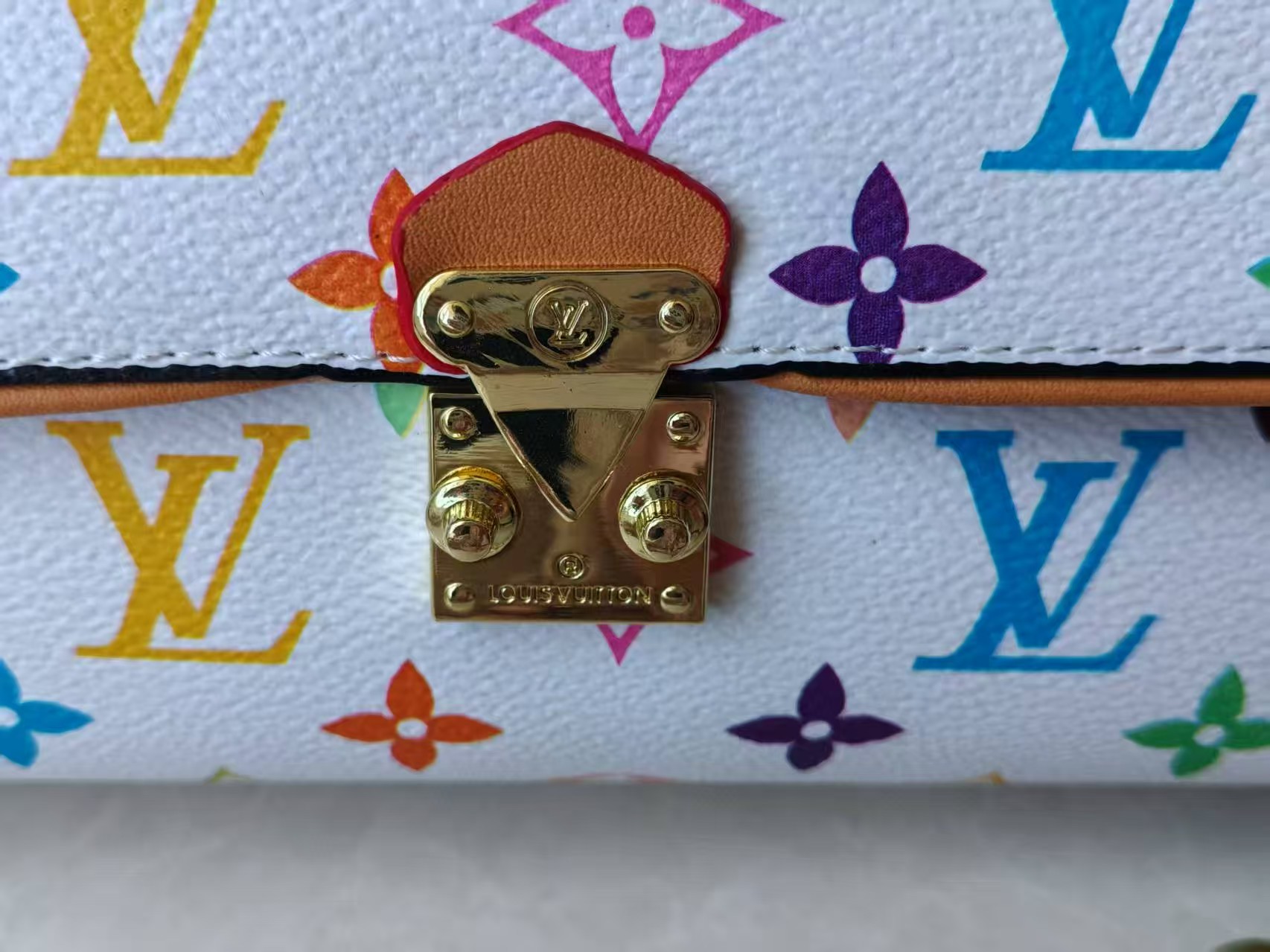 LV chain crossbody bag 8A