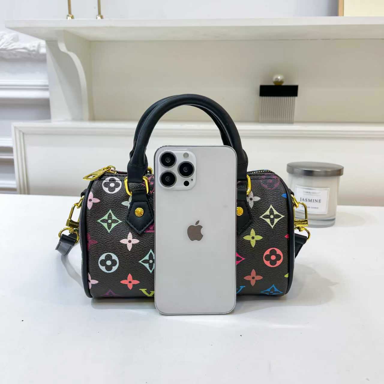 LV Pillow Speedy Bag——8A