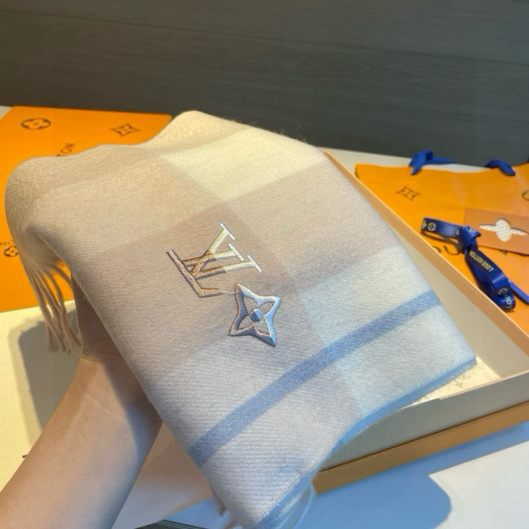 LV Scarf