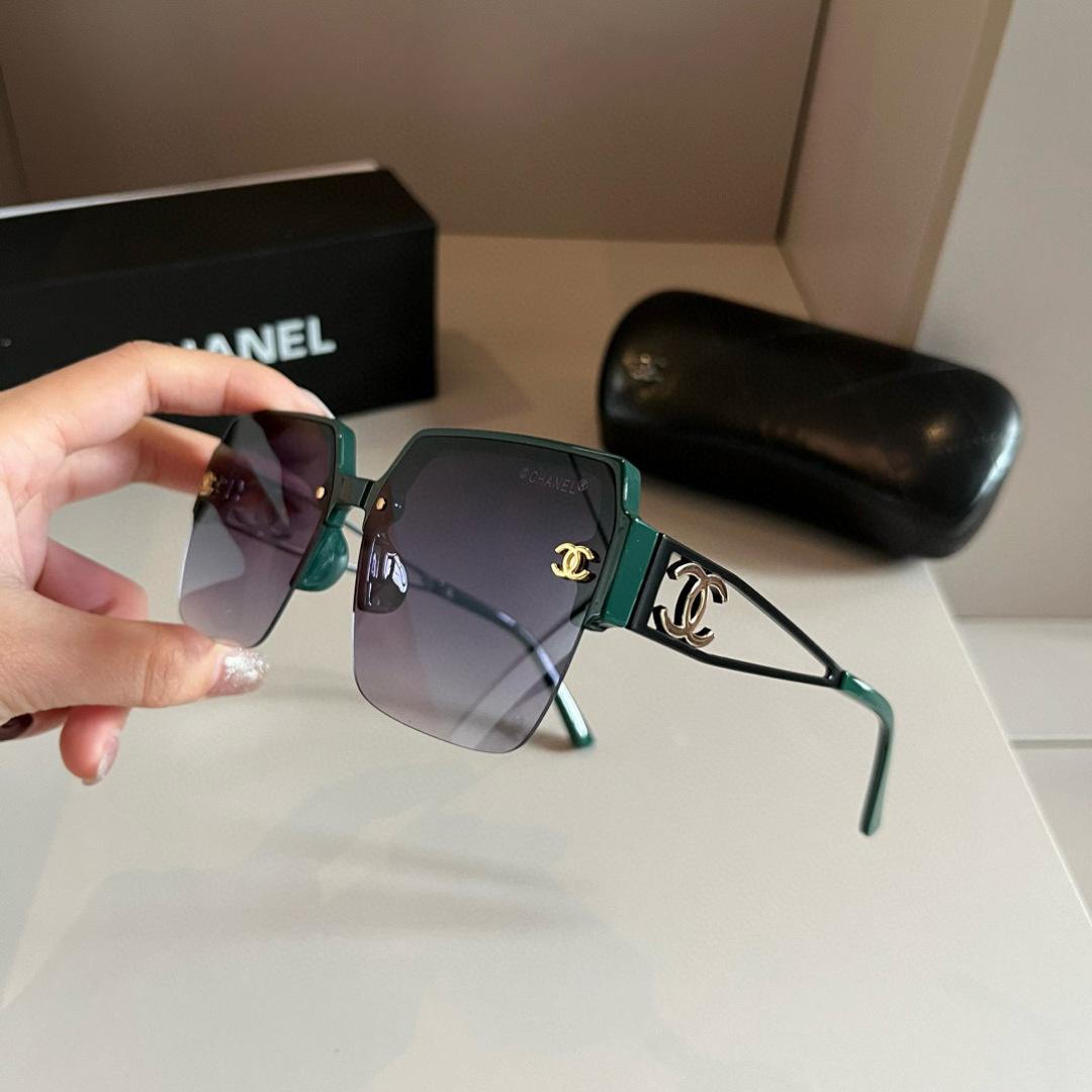 Chanel fashione sunglasses