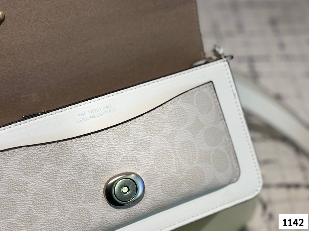 Coach TABBY 26 underarm crossbody bag