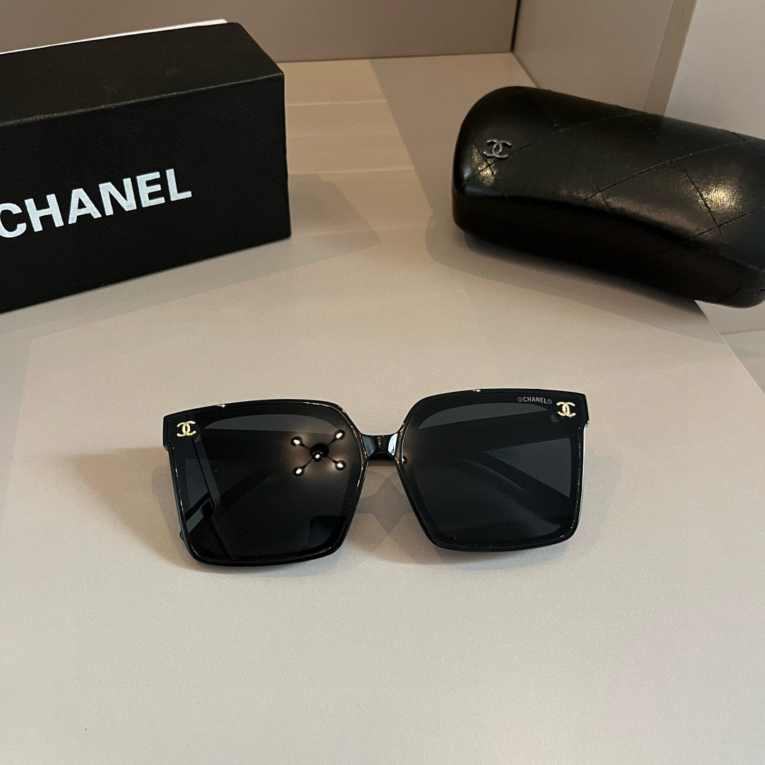 Chanel large-frame sunglasses