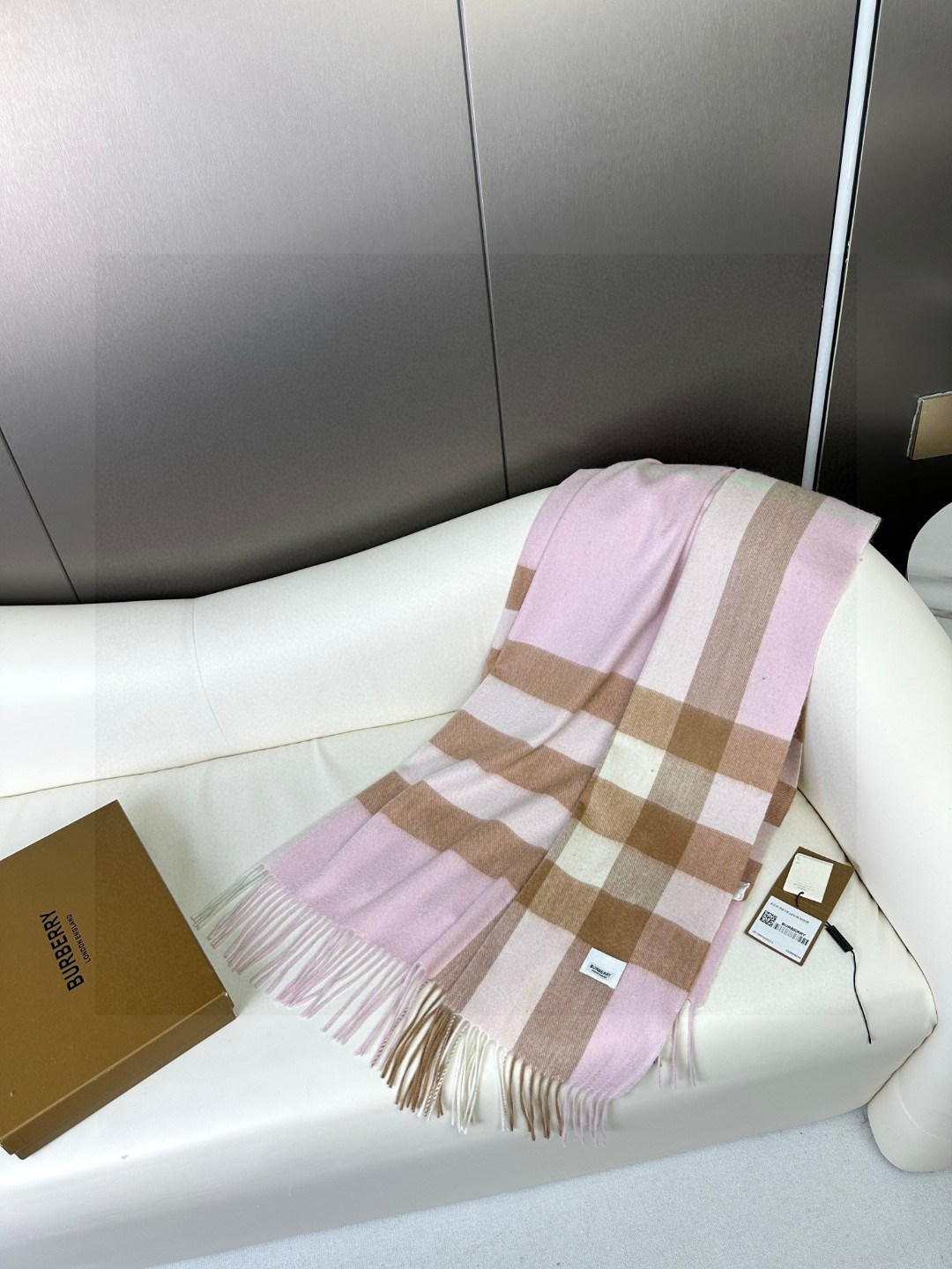 Burberry classic large checkered shawl