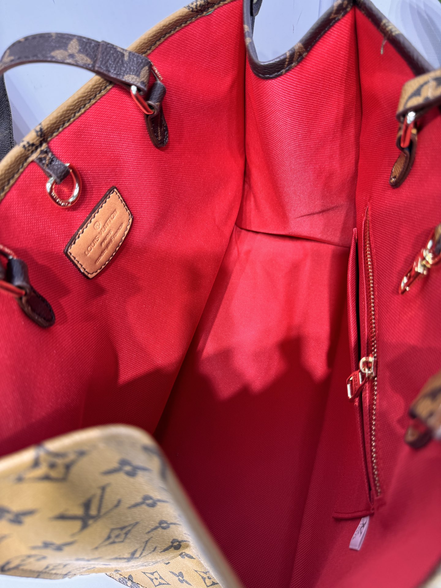 LV onthego tote bag of 8A quality