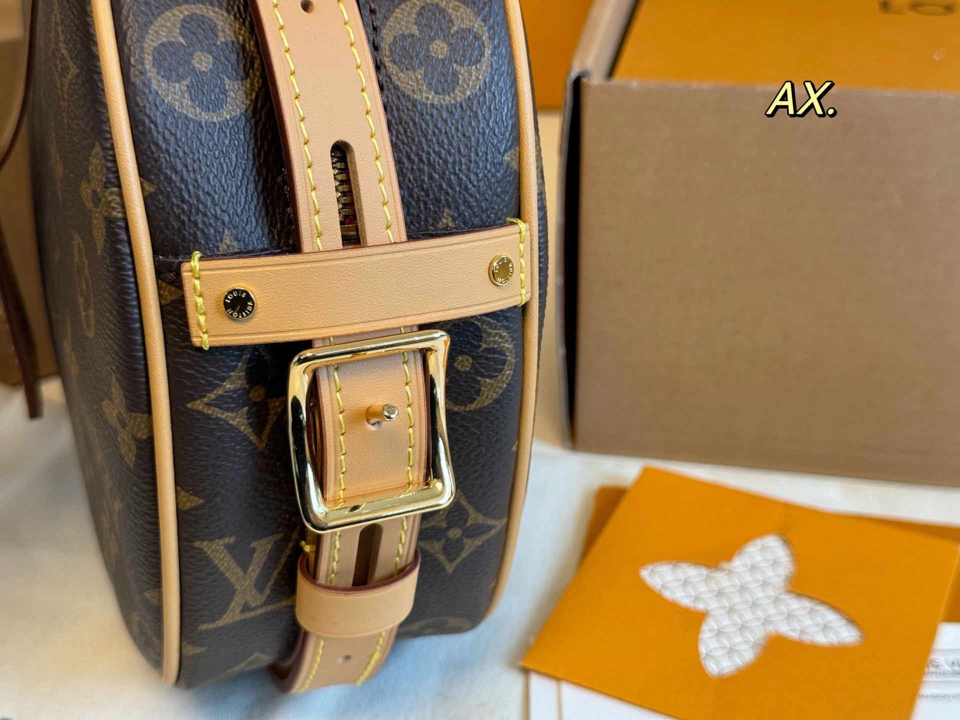 LV Louis Vuitton Round Bag