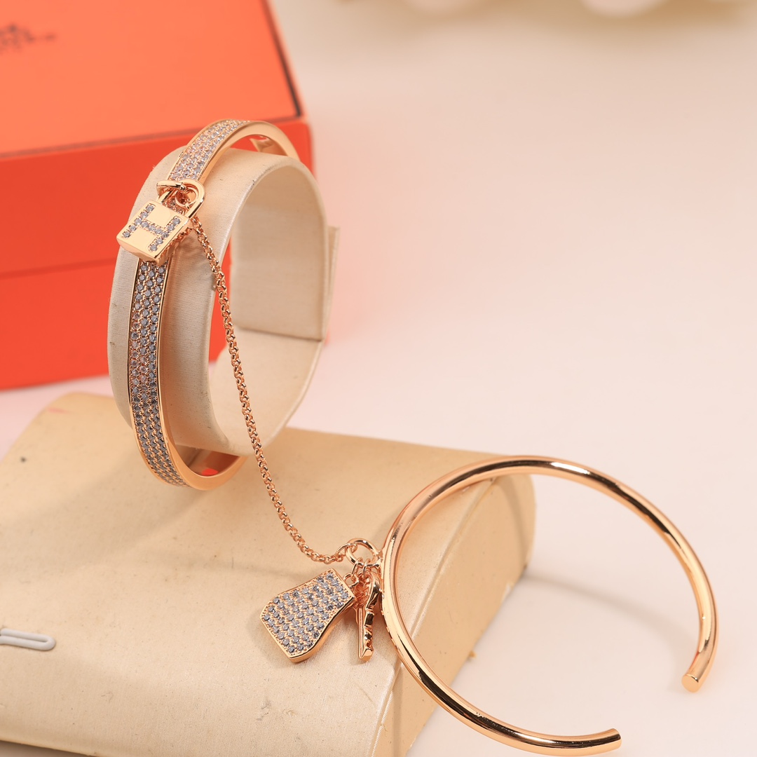 Hermes H bracelet full of diamonds