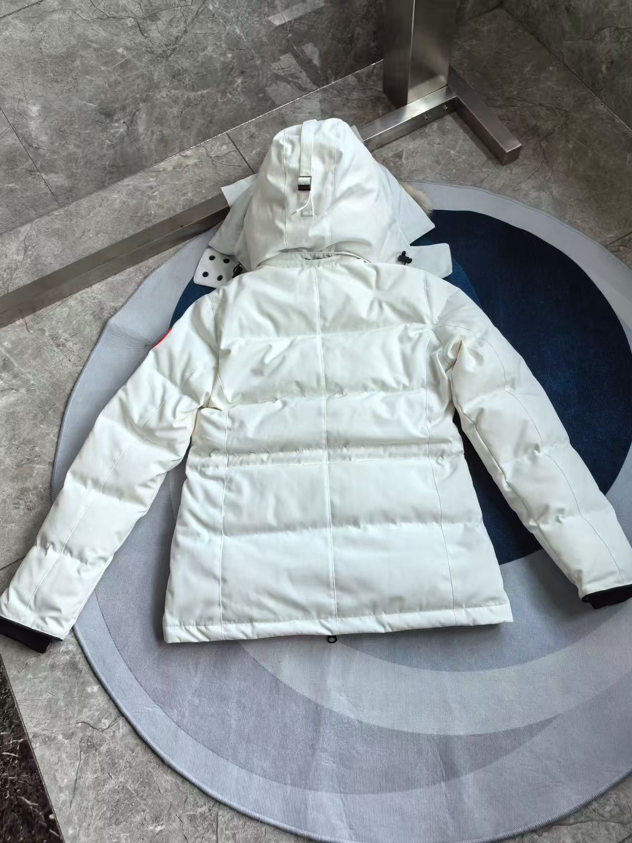 Canada Goose Chelsea down jacket