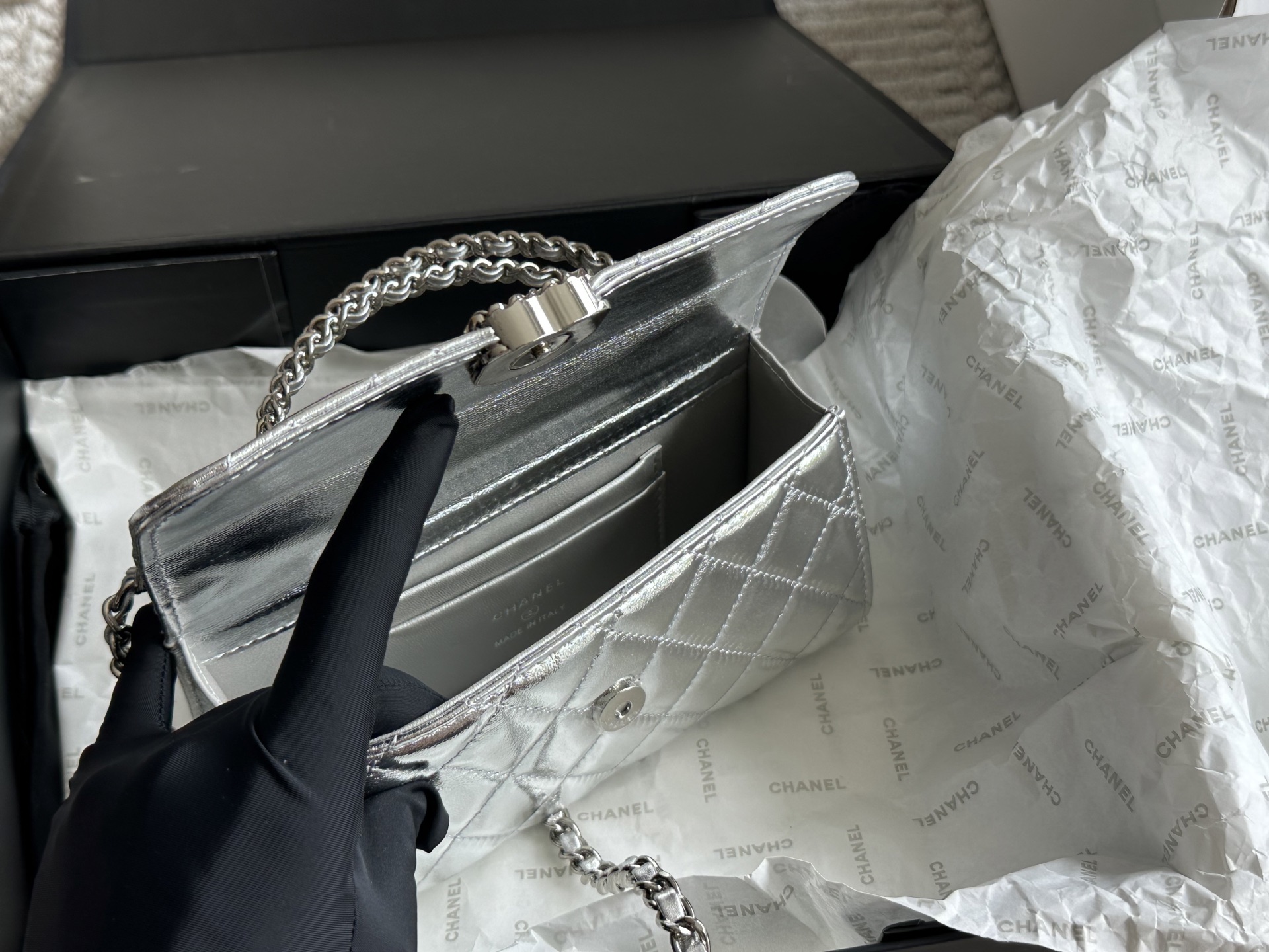 Chanel 23 Kelly phone shoulder bag