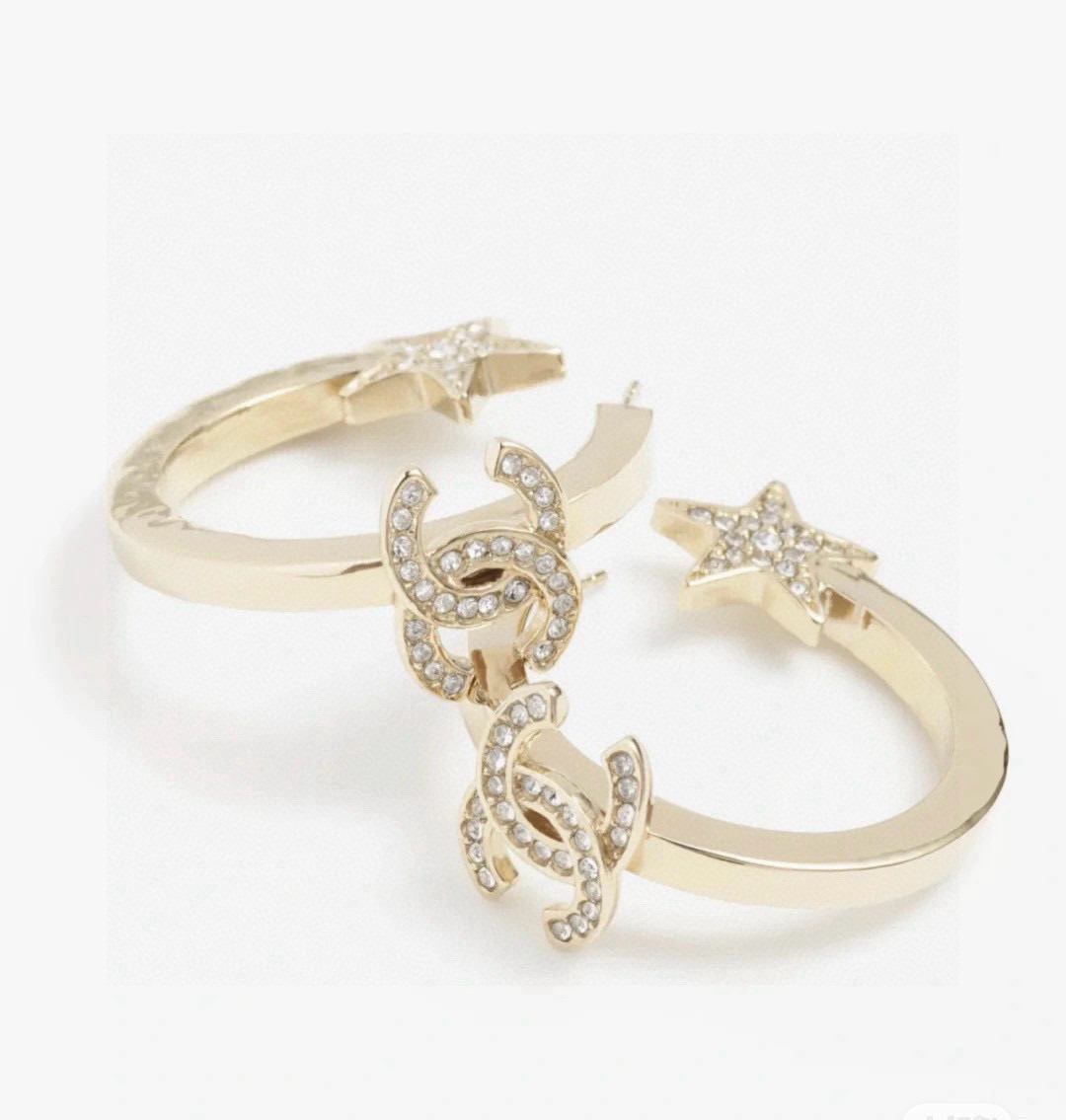 Chanel's light golden ears are damaged