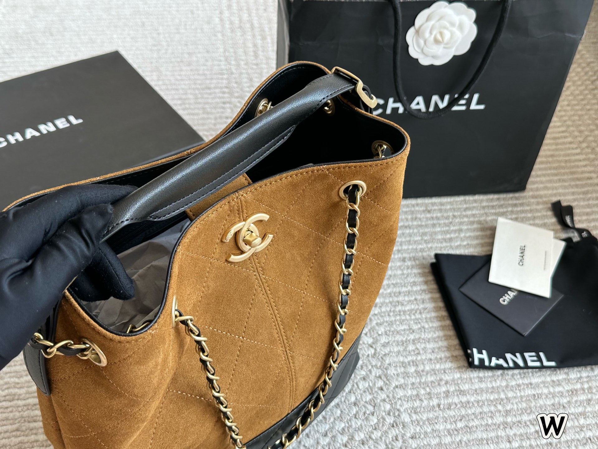 Chanel chain crossbody handbag