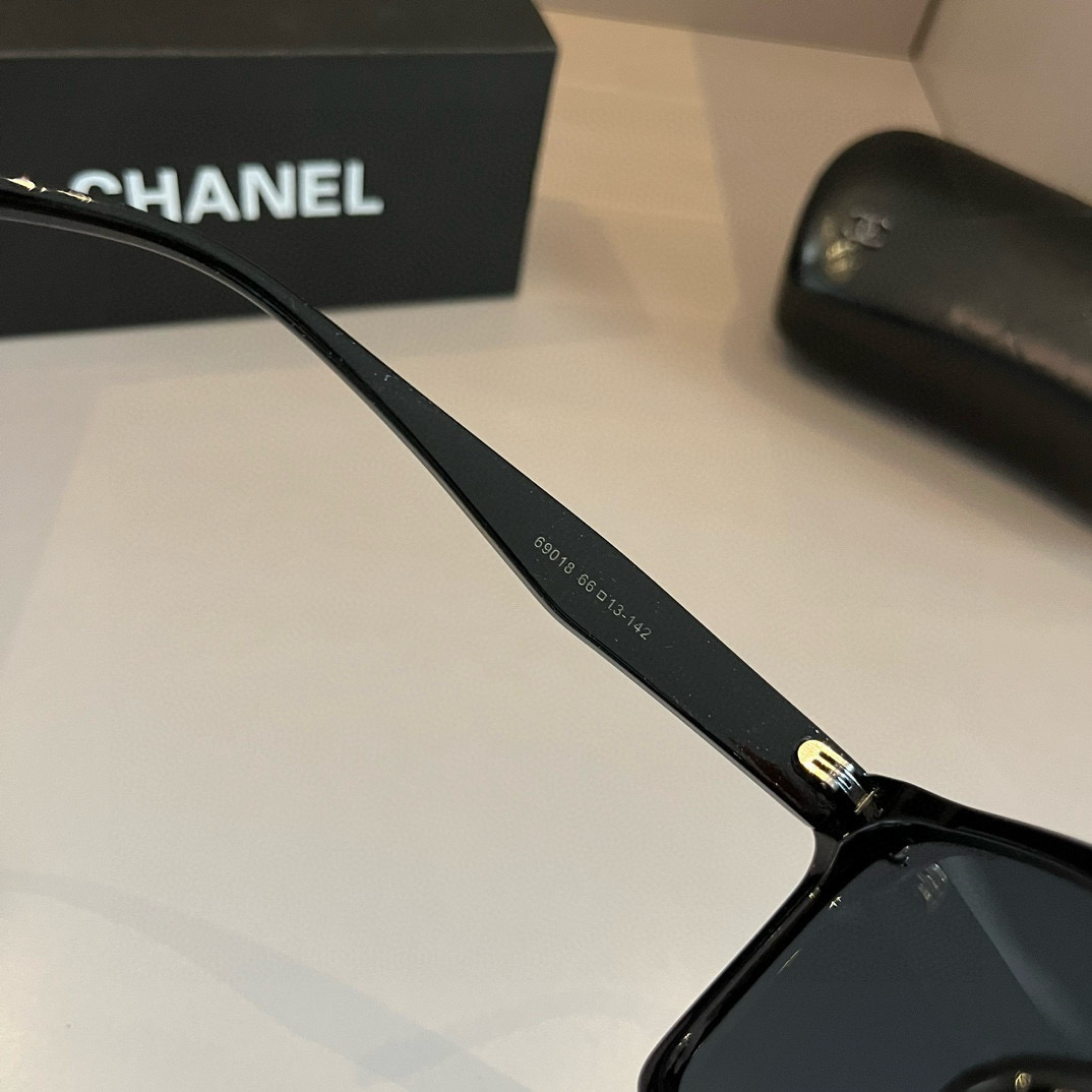 Chanel large-frame sunglasses