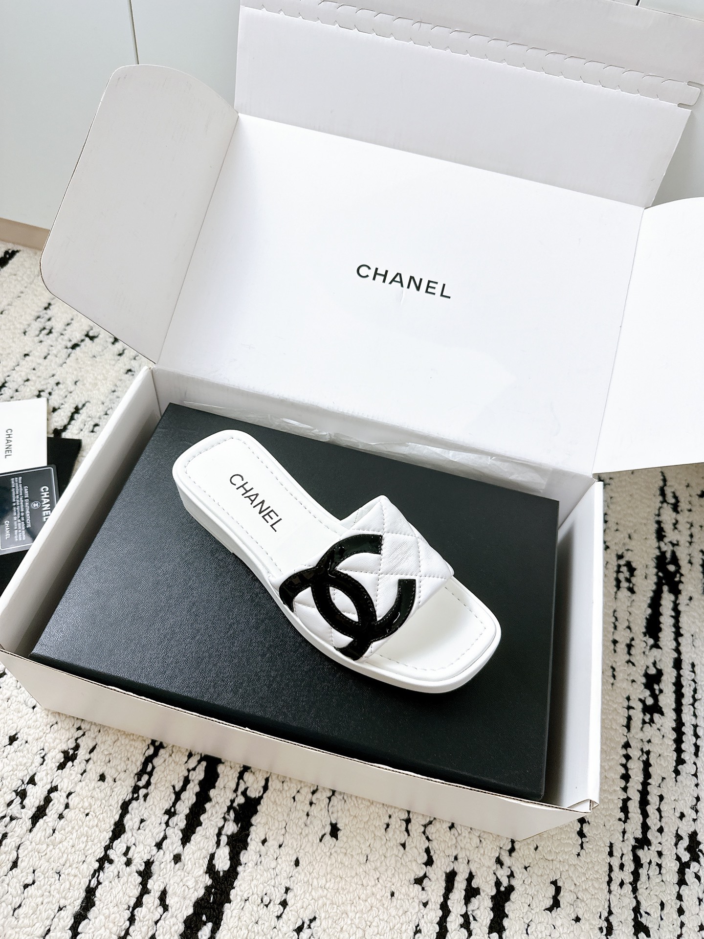 Chanel Kangpeng slippers