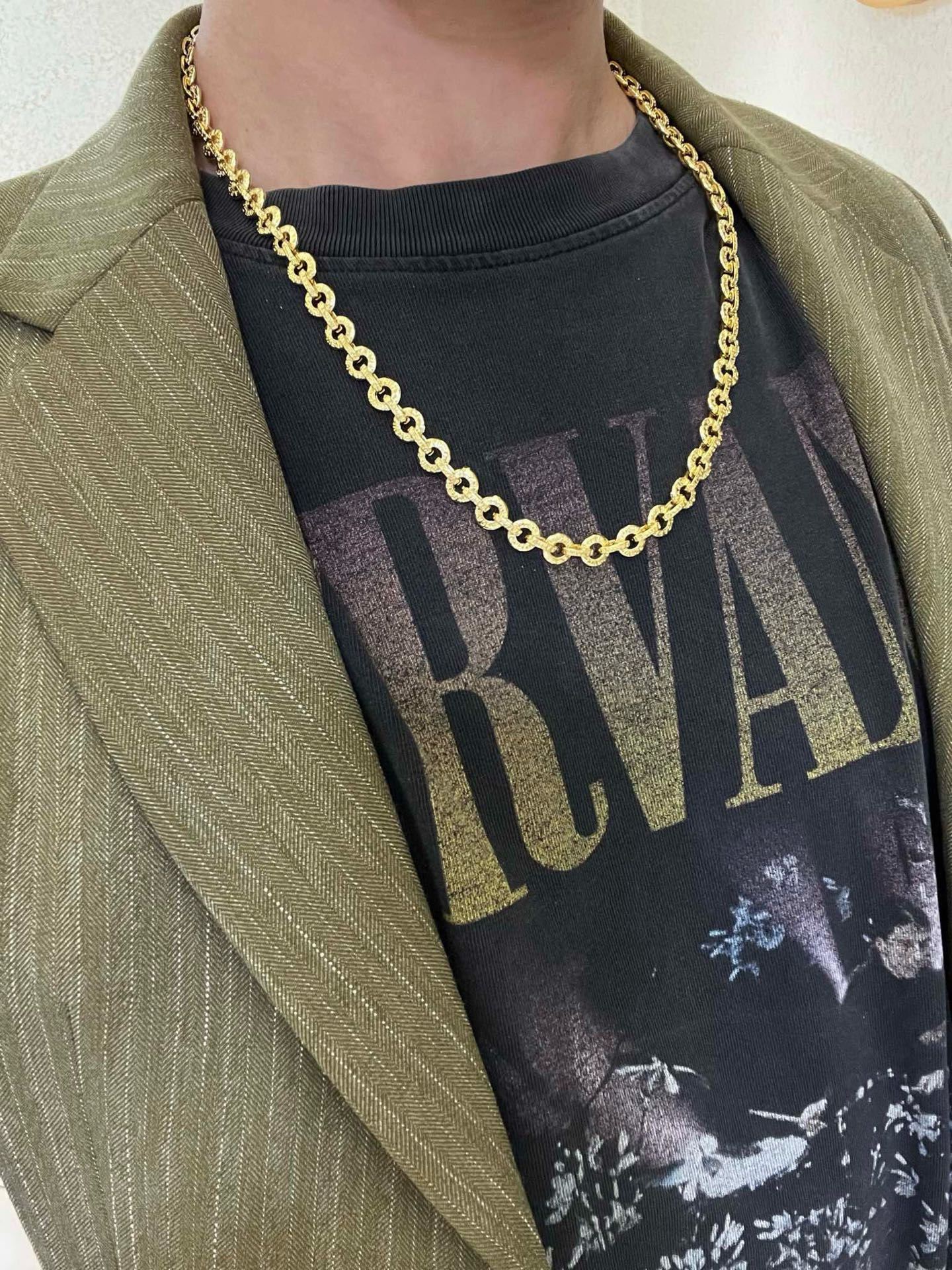 Bulgari necklace made of V gold
