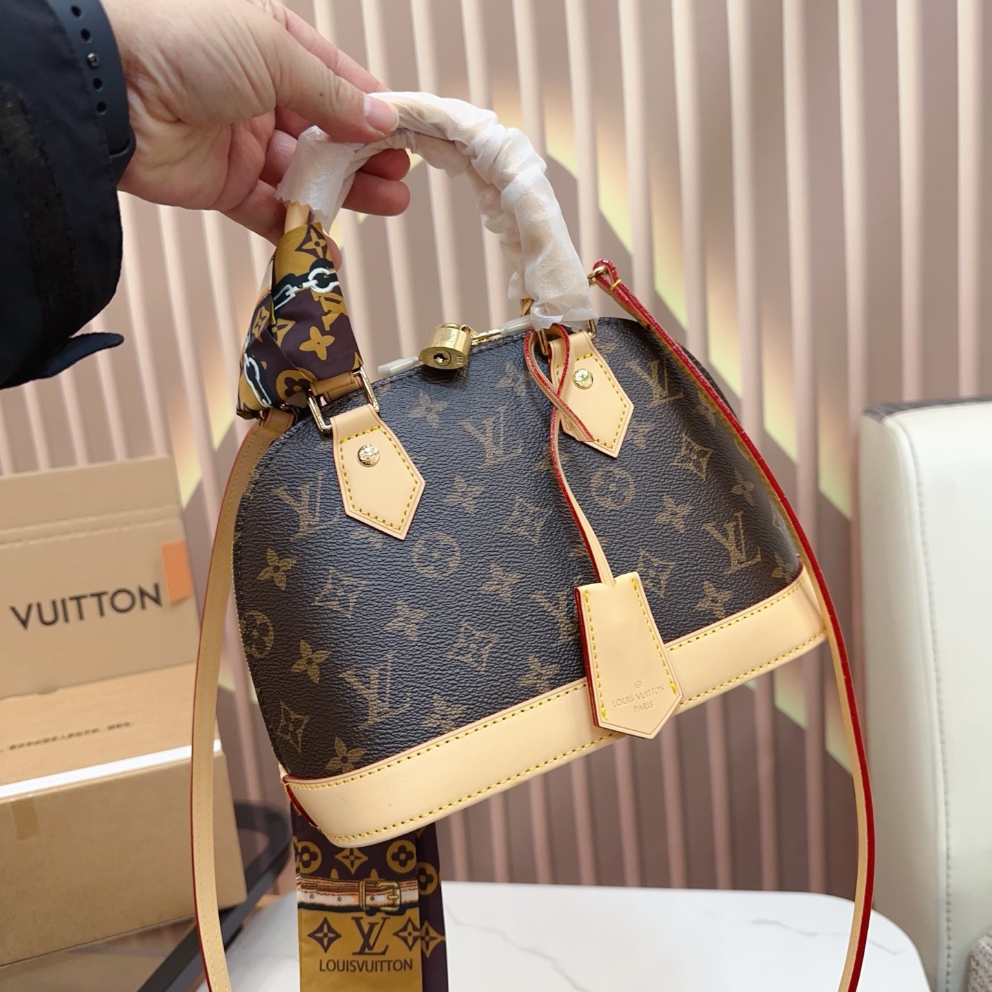 Louis Vuitton LV alma bag shell shoulder retiro bag