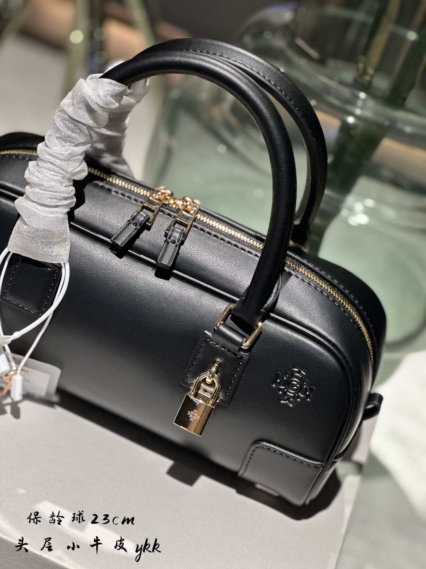 LOEWE Amazona bowling bag