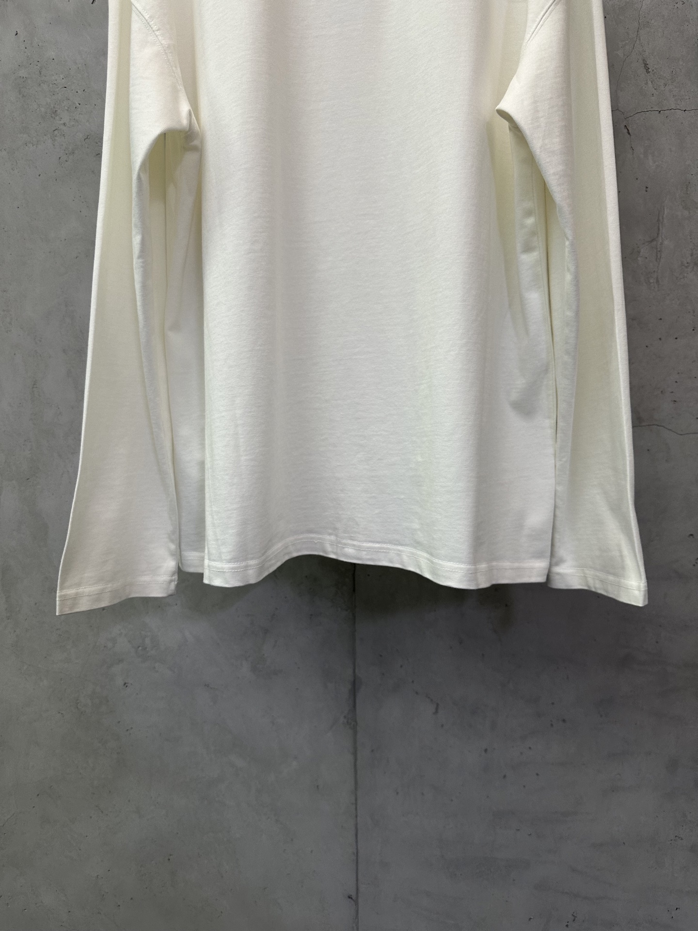 Alo Yoga Classic Crew Neck Long Sleeve T-Shirt