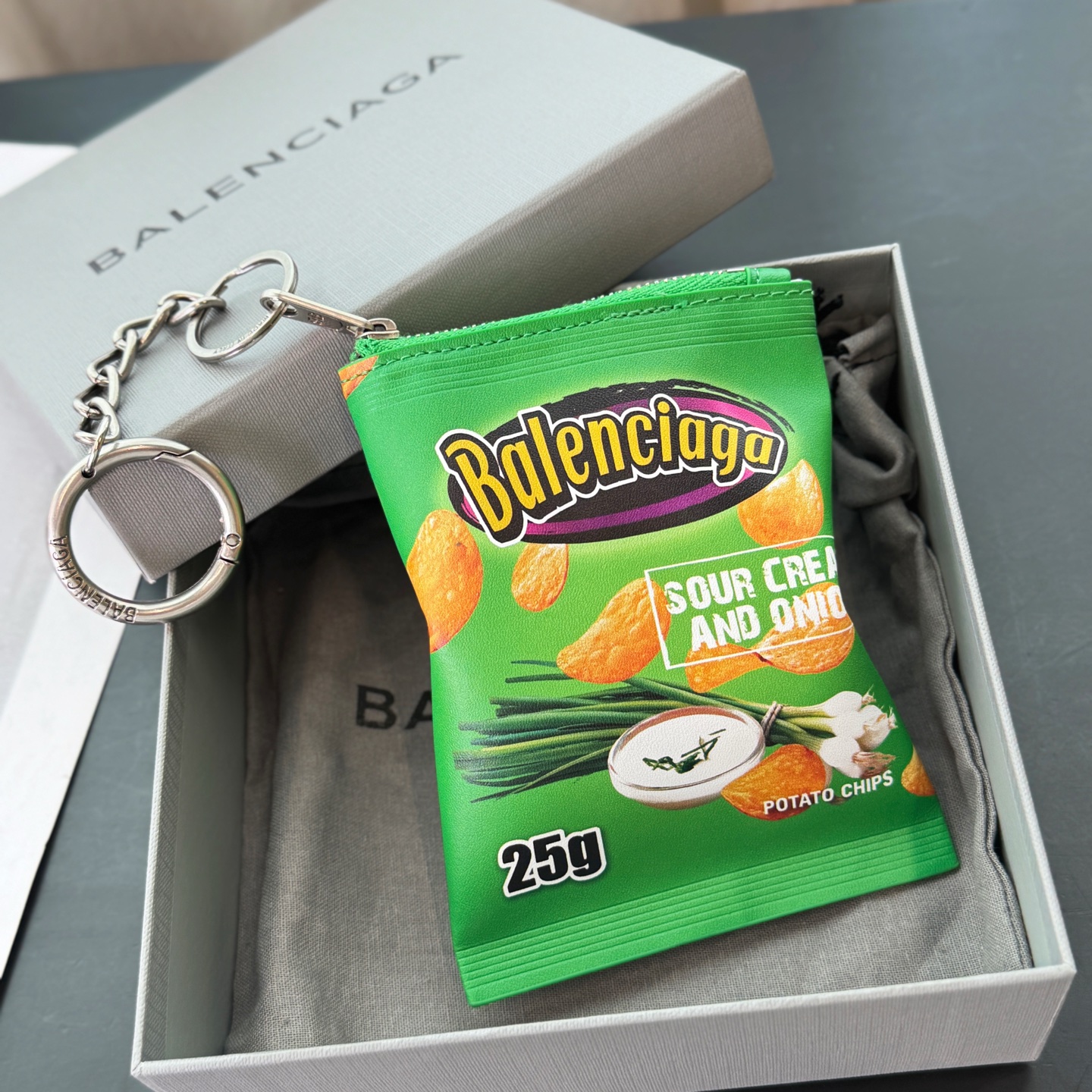 Balenciaga genuine leather potato chip bag hand-held bag pendant